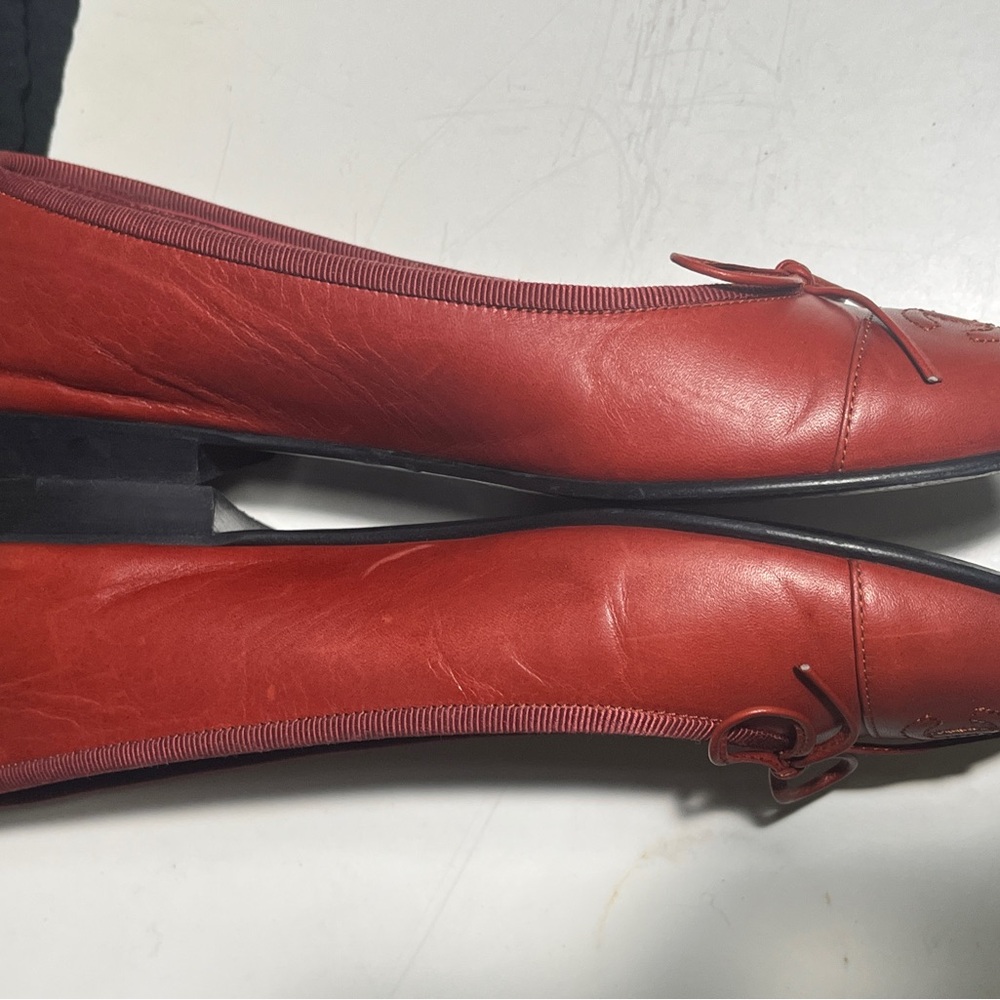 CHANEL Women's Elegant Red Flats - Picture 4 of 10